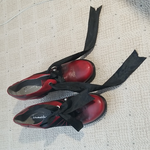 Maciejka Red Ankle Boot Shoes - Picture 16 of 16
